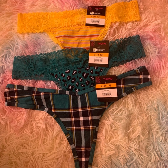 Thong bundle - Picture 3 of 3